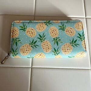 Pineapple full zip long wallet GUC